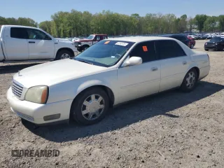 2003 Cadillac DeVille z VIN 1G6KD54Y93U258835, wystawiony jako Copart lot #52595785 z przebiegiem 215 289 mil mil oraz Szkody całkowita. Historia ofert i sprzedaży dostępna na DreamBid. Obrazek 1.