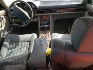 1988 Mercedes-Benz 560 with VIN WDBCA39D0JA401107, listed as a Copart auction lot 70535804 with 328,561 mi miles and Clean Title. Bid and sale history available at DreamBid. Image 8.
