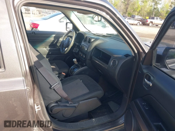 2016 Jeep Patriot Sport with VIN 1C4NJPBA9GD675253, listed as a IAAI auction lot 42058124 with 152,028 mi miles. Bid and sale history available at carsss.com. Image 5.