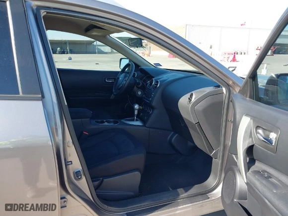 2015 Nissan Rogue Select S with VIN JN8AS5MTXFW161059, listed as a IAAI auction lot 41595931 with 99,701 mi miles. Bid and sale history available at carsss.com. Image 5.