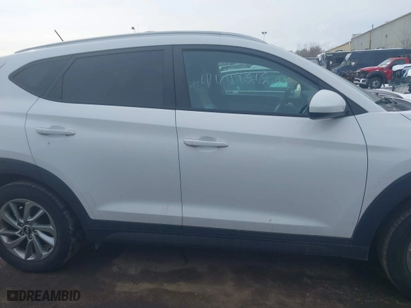 2016 Hyundai Tucson SE with VIN KM8J3CA49GU149522, listed as a IAAI auction lot 41649515 with 103,136 mi miles. Bid and sale history available at carsss.com. Image 13.