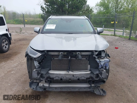 2021 Toyota Highlander XLE with VIN 5TDGZRBH5MS538188, listed as a IAAI auction lot 42257104 with 55,701 mi miles and . Bid and sale history available at DreamBid. Image 13.