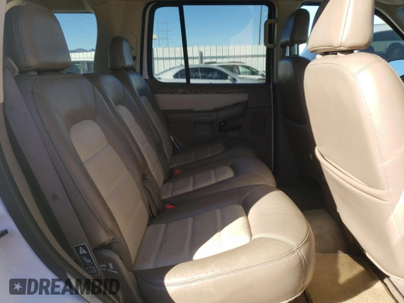 2002 Ford Explorer Eddie Bauer z VIN 1FMZU74E02ZA74457, wystawiony jako Copart lot #84026574 z przebiegiem 165 534 mil mil oraz Czysty tytuł • Clean title. Historia ofert i sprzedaży dostępna na DreamBid. Obrazek 11.