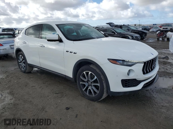 2017 Maserati Levante with VIN ZN661XUAXHX250088, listed as a Copart auction lot 40583294 with 26,317 mi miles. Bid and sale history available at carsss.com. Image 4.