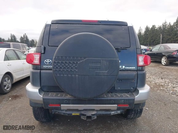 2008 Toyota FJ Cruiser with VIN JTEBU11F780104062, listed as a IAAI auction lot 41010076 with 220,975 mi miles. Bid and sale history available at carsss.com. Image 16.