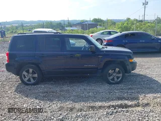 2015 Jeep Patriot High Altitude z VIN 1C4NJRFB7FD417374, wystawiony jako IAAI lot #42439846 z przebiegiem 140 000 mil mil oraz . Historia ofert i sprzedaży dostępna na DreamBid. Obrazek 13.