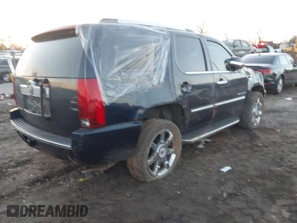2007 Cadillac Escalade z VIN 1GYFK63847R345024, wystawiony jako IAAI lot #41326672 z przebiegiem Nie podano mil oraz . Historia ofert i sprzedaży dostępna na DreamBid. Obrazek 4.
