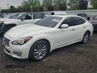 2015 Infiniti Q70 z VIN JN1BY1AR1FM561445, wystawiony jako Copart lot #58377655 z przebiegiem 202 174 mil mil oraz Szkoda całkowita • Salvage title. Historia ofert i sprzedaży dostępna na DreamBid. Obrazek 1.
