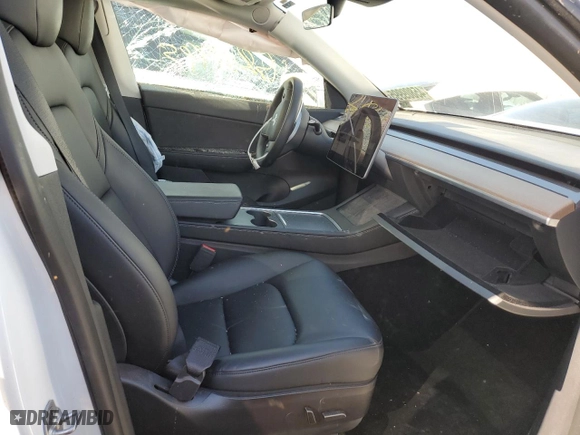 2022 Tesla Model Y Long Range with VIN 7SAYGDEE9NF353469, listed as a Copart auction lot 45809995 with 42,155 mi miles and Salvage Title. Bid and sale history available at carsss.com. Image 7.