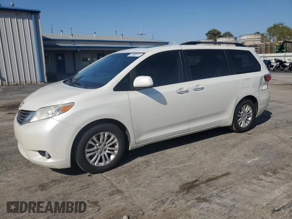 2017 Toyota Sienna XLE Auto Access Seat with VIN 5TDYZ3DCXHS826362, listed as a Copart auction lot 51980615 with 242,830 mi miles and Salvage Title. Bid and sale history available at carsss.com. Image 1.
