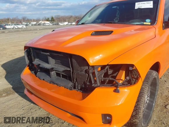 2017 Ram 1500 Night z VIN 1C6RR7MT6HS570778, wystawiony jako IAAI lot #41596704 z przebiegiem 122 878 mil mil oraz . Historia ofert i sprzedaży dostępna na DreamBid. Obrazek 6.