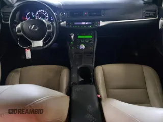 2013 Lexus CT 200h z VIN JTHKD5BH5D2168142, wystawiony jako Copart lot #56088715 z przebiegiem 198 249 mil mil oraz Szkoda całkowita • Salvage title. Historia ofert i sprzedaży dostępna na DreamBid. Obrazek 8.