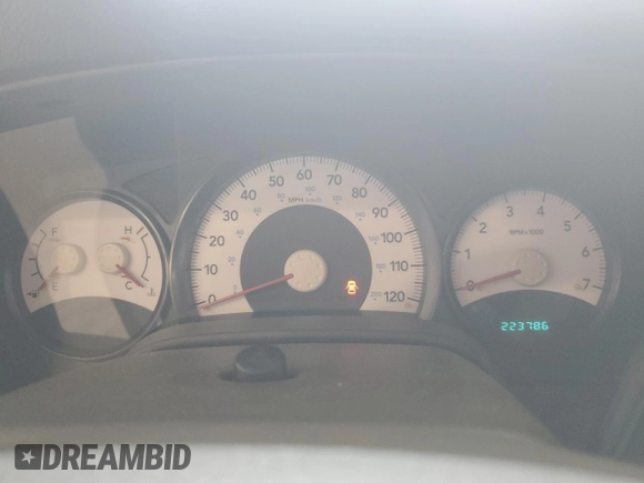 2005 Dodge Durango SXT с VIN 1D4HB38N15F574774, выставлен на аукционе Copart как лот 55855985 с пробегом 223 786 миль миль и Списание • Salvage title. История ставок и продаж доступна на DreamBid. Изображение 9.