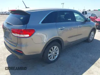 2018 Kia Sorento LX with VIN 5XYPG4A31JG407962, listed as a IAAI auction lot 41774715 with 155,338 mi miles. Bid and sale history available at carsss.com. Image 4.