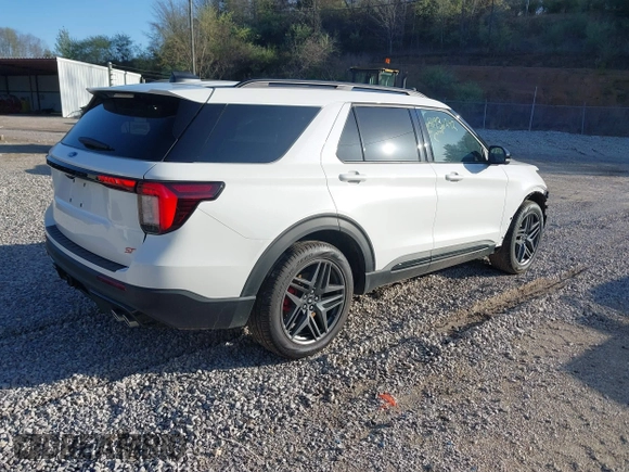 2025 Ford Explorer ST z VIN 1FMWK8GC9SGA40313, wystawiony jako IAAI lot #41931242 z przebiegiem 9 279 mil mil oraz . Historia ofert i sprzedaży dostępna na DreamBid. Obrazek 4.