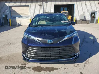 2024 Toyota Sienna XLE with VIN 5TDJSKFC6RS109729, listed as a Copart auction lot 49429595 with 17,404 mi miles and Salvage Title. Bid and sale history available at DreamBid. Image 5.
