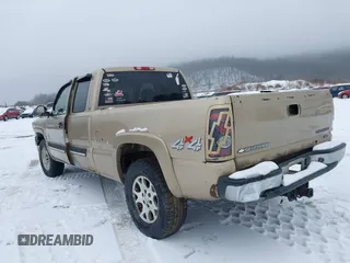 2005 Chevrolet Silverado 1500 with VIN 1GCEK19V75E150685, listed as a IAAI auction lot 41431129 with 254,224 mi miles. Bid and sale history available at carsss.com. Image 3.