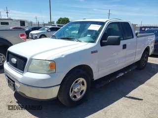 2006 Ford F-150 XL z VIN 1FTPX12V16NB39297, wystawiony jako IAAI lot #42271226 z przebiegiem 179 551 mil mil oraz . Historia ofert i sprzedaży dostępna na DreamBid. Obrazek 2.