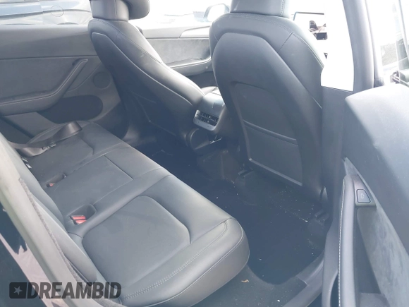 2024 Tesla Model Y Long Range z VIN 7SAYGDEE9RA293261, wystawiony jako IAAI lot #42118735 z przebiegiem 11 454 mil mil oraz . Historia ofert i sprzedaży dostępna na DreamBid. Obrazek 8.