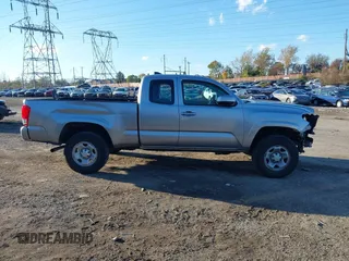 2017 Toyota Tacoma SR z VIN 5TFSX5EN9HX057404, wystawiony jako IAAI lot #40831578 z przebiegiem 91 434 mil mil oraz . Historia ofert i sprzedaży dostępna na DreamBid. Obrazek 13.