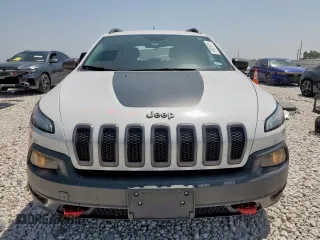 2016 Jeep Cherokee Trailhawk z VIN 1C4PJMBS3GW189266, wystawiony jako Copart lot #56891615 z przebiegiem 94 172 mil mil oraz Szkoda całkowita • Salvage title. Historia ofert i sprzedaży dostępna na DreamBid. Obrazek 5.