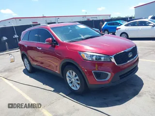 2017 Kia Sorento LX z VIN 5XYPGDA58HG189644, wystawiony jako IAAI lot #42296255 z przebiegiem 196 837 mil mil oraz . Historia ofert i sprzedaży dostępna na DreamBid. Obrazek 1.