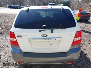 2008 Kia Sorento EX with VIN KNDJC736685800952, listed as a IAAI auction lot 41940679 with 134,403 mi miles. Bid and sale history available at carsss.com. Image 15.