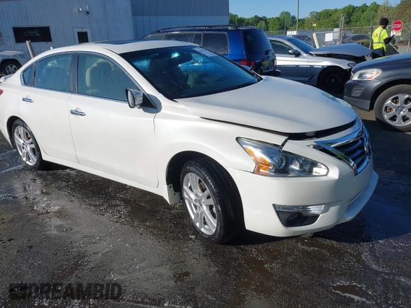 2013 Nissan Altima SV with VIN 1N4BL3AP8DC212068, listed as a IAAI auction lot 42022858 with 67,177 mi miles and . Bid and sale history available at DreamBid. Image 1.