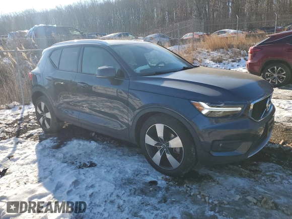 2021 Volvo XC40 Momentum with VIN YV4162UK3M2456124, listed as a Copart auction lot 41666365 with 20,542 mi miles and Salvage Title. Bid and sale history available at carsss.com. Image 4.