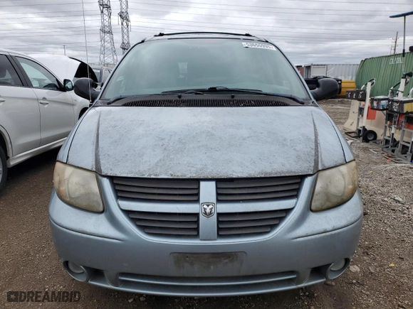 2005 Dodge Caravan SXT with VIN 2D4GP44L65R137675, listed as a Copart auction lot 53655995 with 120,922 mi miles and Clean Title. Bid and sale history available at carsss.com. Image 5.
