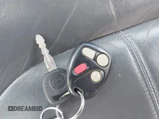 2001 Chevrolet Blazer LT z VIN 1GNDT13WX12114776, wystawiony jako IAAI lot #42311346 z przebiegiem 169 630 mil mil oraz . Historia ofert i sprzedaży dostępna na DreamBid. Obrazek 11.