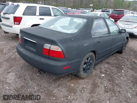 1997 Honda Accord LX with VIN 1HGCD563XVA027015, listed as a IAAI auction lot 41740173 with 461,837 mi miles and . Bid and sale history available at carsss.com. Image 4.