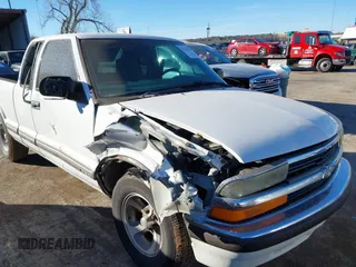 1999 Chevrolet S-10 LS with VIN 1GCCS19XXX8124043, listed as a IAAI auction lot 41730083 with 113,095 mi miles. Bid and sale history available at carsss.com. Image 6.