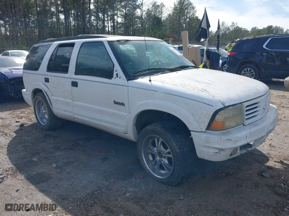 1998 Oldsmobile Bravada with VIN 1GHDT13W2W2706912, listed as a IAAI auction lot 41629870 with 210,907 mi miles. Bid and sale history available at carsss.com. Image 1.