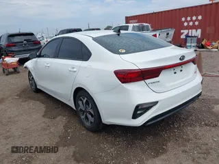 2021 Kia Forte LXS с VIN 3KPF24AD5ME358026, выставлен на аукционе IAAI как лот 42270449 с пробегом 43 917 миль миль и . История ставок и продаж доступна на DreamBid. Изображение 3.