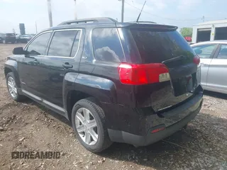 2011 GMC Terrain SLT-1 z VIN 2CTALUEC7B6272095, wystawiony jako IAAI lot #42210009 z przebiegiem 200 210 mil mil oraz . Historia ofert i sprzedaży dostępna na DreamBid. Obrazek 3.