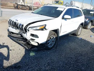 2016 Jeep Cherokee Latitude with VIN 1C4PJMCB1GW306566, listed as a IAAI auction lot 41765917 with NaN miles. Bid and sale history available at carsss.com. Image 17.