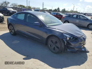 2023 Tesla Model 3 z VIN 5YJ3E1EA0PF407768, wystawiony jako Copart lot #45232555 z przebiegiem 8903 mil mil oraz Nie do naprawy. Historia ofert i sprzedaży dostępna na DreamBid. Obrazek 4.