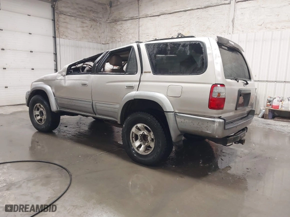 1998 Toyota 4Runner Limited with VIN JT3HN87R0W0189219, listed as a IAAI auction lot 41815288 with 227,784 mi miles. Bid and sale history available at carsss.com. Image 3.