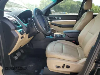 2017 Ford Explorer XLT z VIN 1FM5K8D86HGD75307, wystawiony jako Copart lot #55724885 z przebiegiem Nie podano mil oraz Szkoda całkowita • Salvage title. Historia ofert i sprzedaży dostępna na DreamBid. Obrazek 7.
