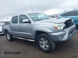 2014 Toyota Tacoma PreRunner with VIN 5TFJU4GN1EX052382, listed as a IAAI auction lot 41533721 with 165,245 mi miles. Bid and sale history available at carsss.com. Image 14.