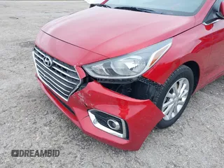 2019 Hyundai Accent SE with VIN 3KPC24A35KE065900, listed as a IAAI auction lot 41409803 with 33,917 mi miles. Bid and sale history available at carsss.com. Image 6.
