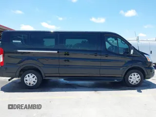 2020 Ford Transit Passenger XL z VIN 1FBAX2YG0LKA55428, wystawiony jako IAAI lot #42356622 z przebiegiem 89 748 mil mil oraz . Historia ofert i sprzedaży dostępna na DreamBid. Obrazek 14.