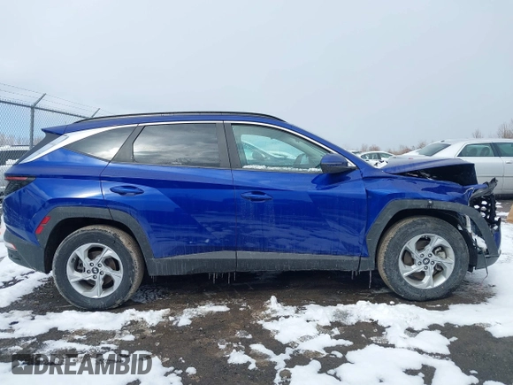 2022 Hyundai Tucson SEL with VIN 5NMJBCAE5NH086584, listed as a IAAI auction lot 41976975 with 22,011 mi miles. Bid and sale history available at carsss.com. Image 14.
