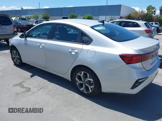 2021 Kia Forte LXS z VIN 3KPF24AD0ME349234, wystawiony jako IAAI lot #42238895 z przebiegiem 66 043 mil mil oraz . Historia ofert i sprzedaży dostępna na DreamBid. Obrazek 3.
