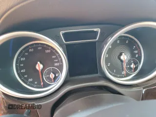 2017 Mercedes-Benz GLS 550 z VIN 4JGDF7DE9HA771623, wystawiony jako Copart lot #55745455 z przebiegiem Nie podano mil oraz Szkoda całkowita • Salvage title. Historia ofert i sprzedaży dostępna na DreamBid. Obrazek 9.