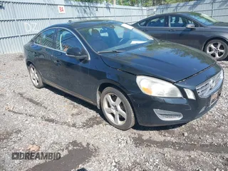 2012 Volvo S60 T5 z VIN YV1622FS8C2145251, wystawiony jako IAAI lot #42196043 z przebiegiem 162 311 mil mil oraz . Historia ofert i sprzedaży dostępna na DreamBid. Obrazek 1.