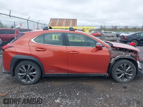 2019 Lexus UX 250h z VIN JTHU9JBH3K2003383, wystawiony jako IAAI lot #42151535 z przebiegiem 98 996 mil mil oraz . Historia ofert i sprzedaży dostępna na DreamBid. Obrazek 14.