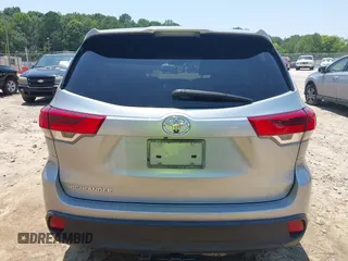 2019 Toyota Highlander LE with VIN 5TDZARFH0KS061239, listed as a IAAI auction lot 42601981 with 216,288 mi miles and . Bid and sale history available at DreamBid. Image 16.