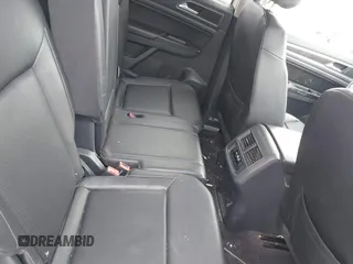 2018 Volkswagen Atlas SE z VIN 1V2LR2CA9JC543185, wystawiony jako IAAI lot #41293560 z przebiegiem 147 966 mil mil oraz . Historia ofert i sprzedaży dostępna na DreamBid. Obrazek 8.